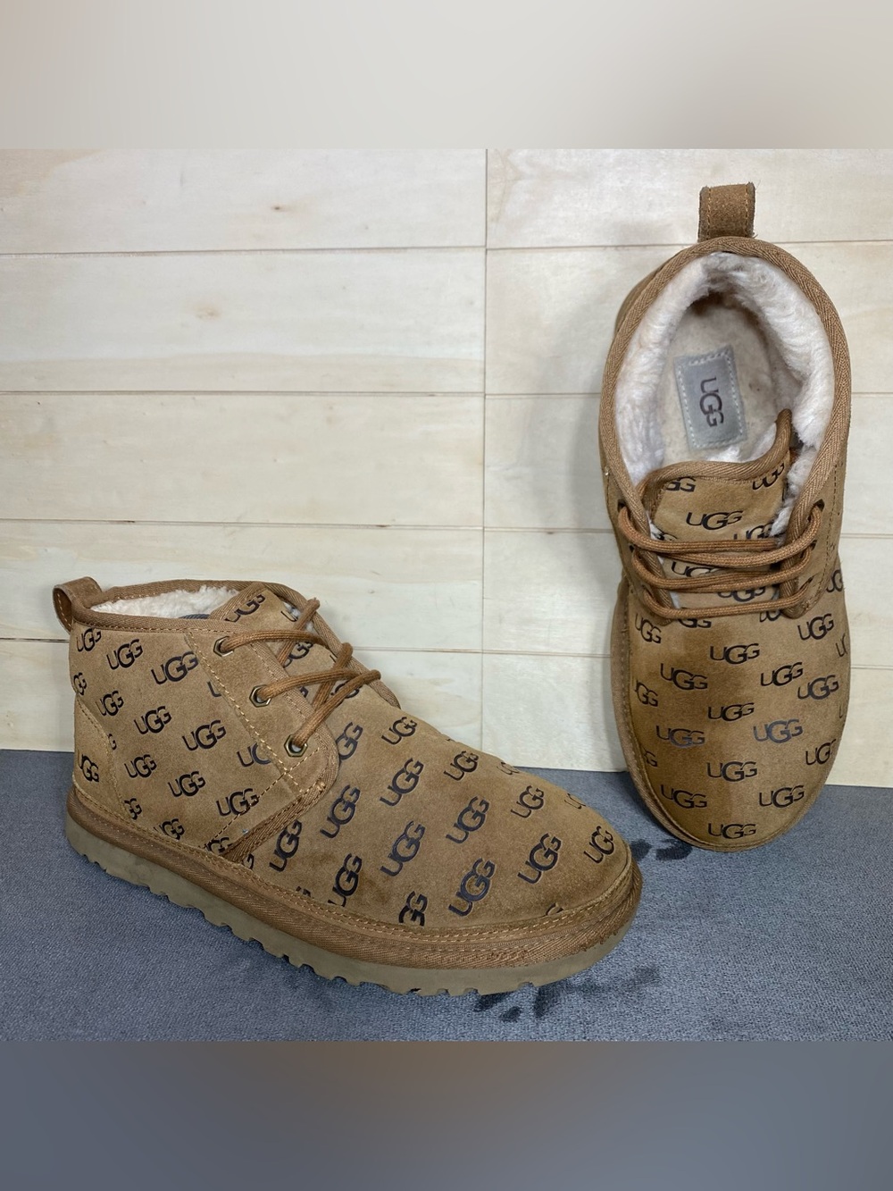 UGG Neumel Chukka Boots Women's Size 9 Shoes Logo Embossed Brown Shearling - Picture 11 of 11